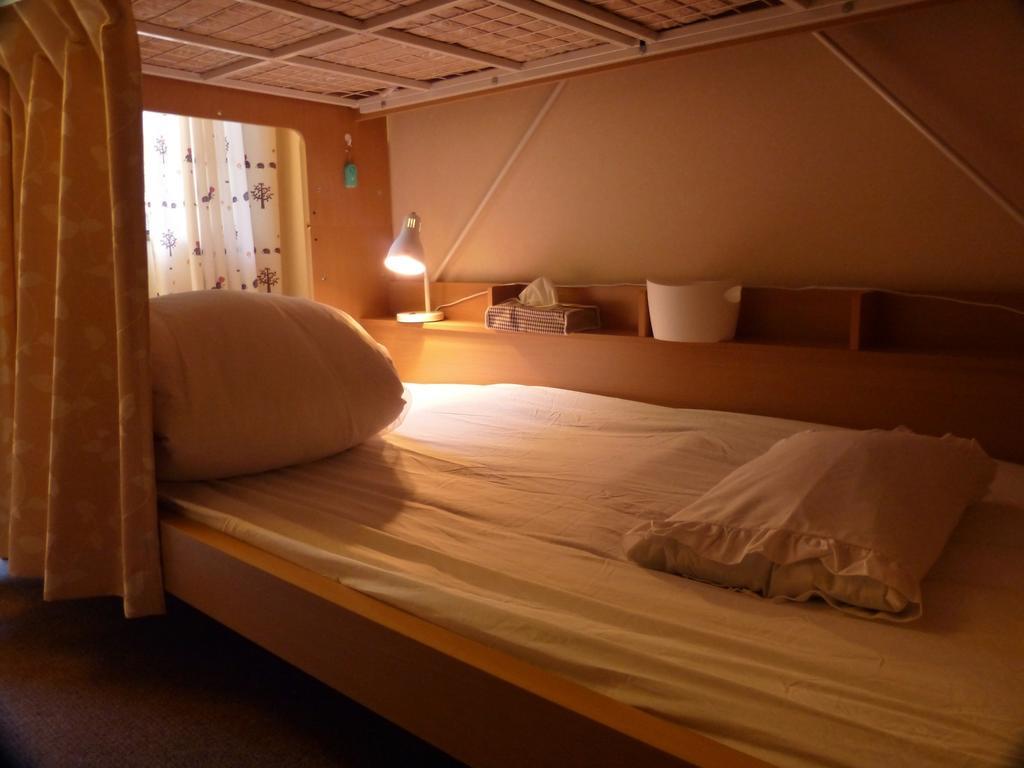 Bunk Bed in Female Dormitory Room,127879350:JPEG