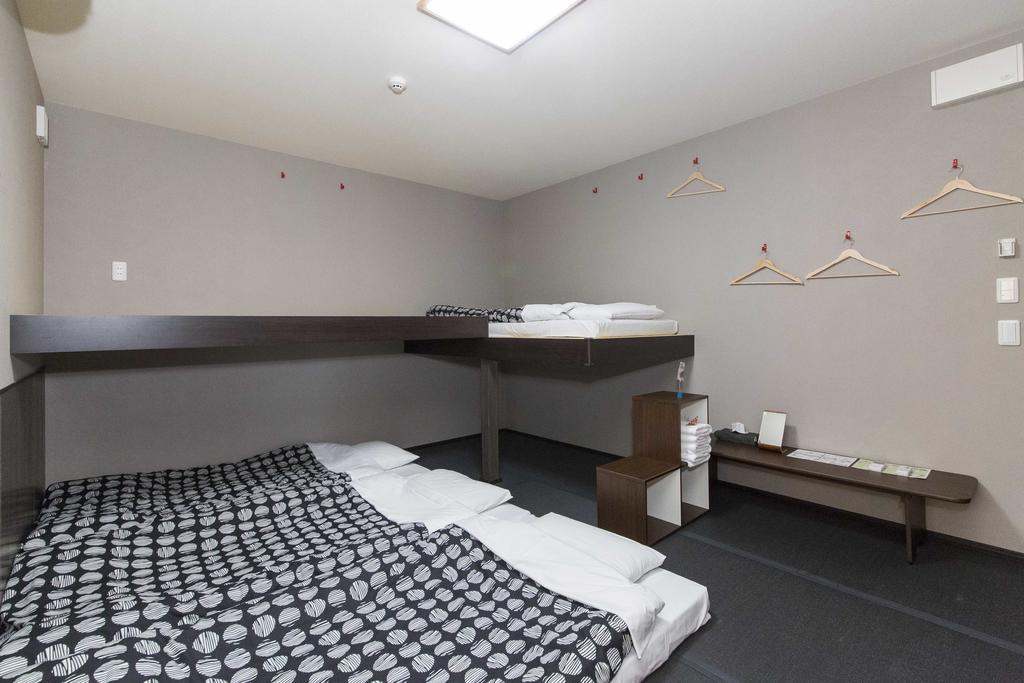 Familienzimmer mit Gemeinschaftsbad